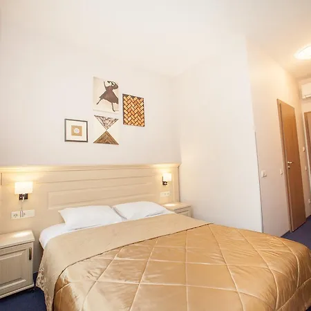 Mackintosh Hotel-3